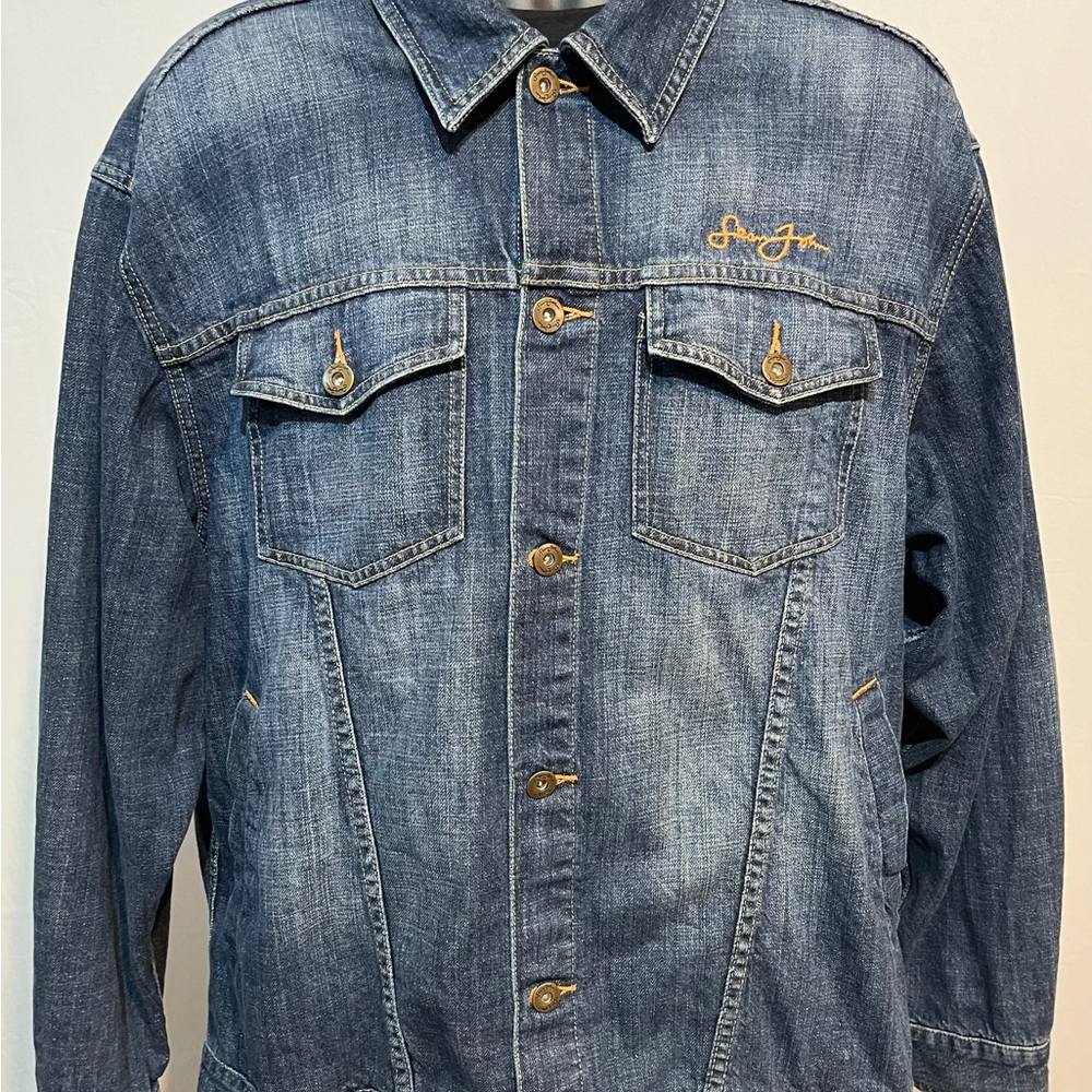 Sean john, denim blue jacket. Button up, front pockets, in great condition!
